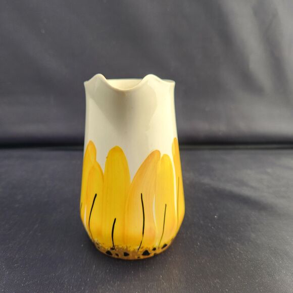 Sunflowers Creamer Mini Pitcher Vera Neuman Pottery Island Worcester Jamaica VTG - Picture 3 of 9